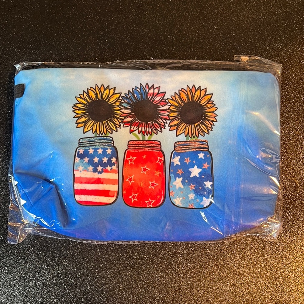 NWOT Makeup/cosmetic bag